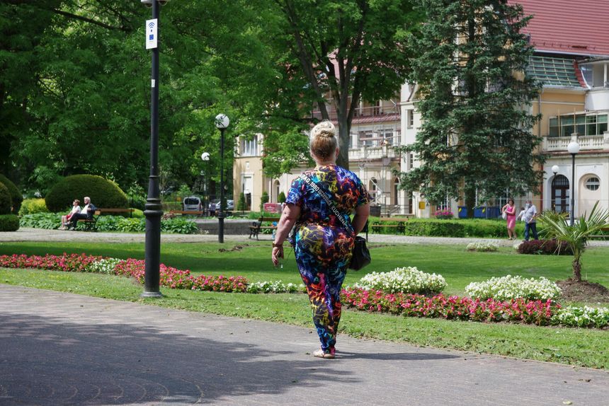 Seniorka w uzdrowisku