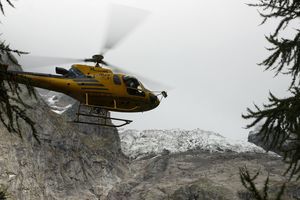 Helikopter ratunkowy na Mont Blanc (zdjęcie ilustracyjne)