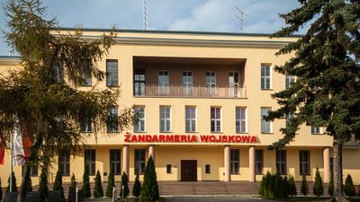 Kolejny sprawca fałszywego alarmu zatrzymany. Ewakuowany cały budynek Komendy Żandarmerii