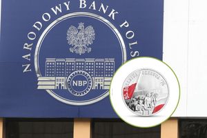 Logo Narodowego Banku Polskiego z wizerunkiem monety upamiętniającej Czerwiec '76.