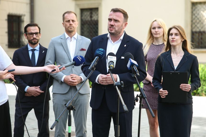 Zadania PiS nie zamierza ułatwiać Konfederacja, która liczy, że uda jej się dogonić prawicowego konkurenta.