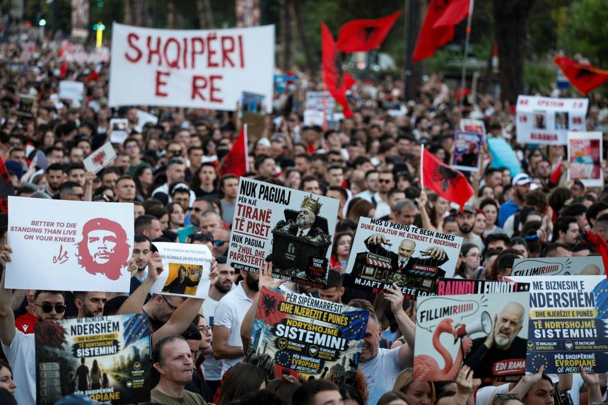 Protesty w Albanii