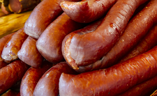 tradycyjna polska kiełbasa wędzona
