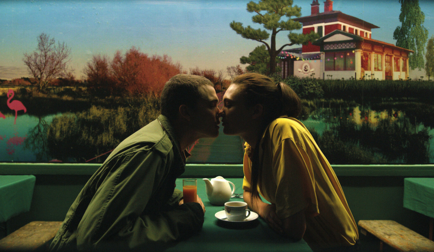 Karl Glusman i Aomi Muyock w filmie „Love”
