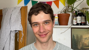 Aktor z „Komisarza Alexa” zrobił coming-out. „Towarzyszył mi wstyd”