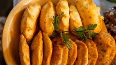 Czebureki. Jedzenie nad Bałtykiem