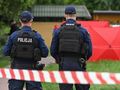 Funkcjonariusze policji na miejscu zbrodni w Białej Podlaskiej