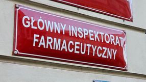 Tablica z napisem 