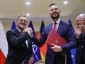 Wicepremier, minister obrony Władysław Kosiniak-Kamysz oraz minister obrony Niemiec Boris Pistorius podpisali umowę o współpracy w dziedzinie obronności