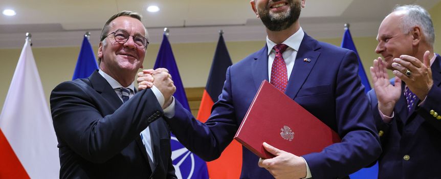 Wicepremier, minister obrony Władysław Kosiniak-Kamysz oraz minister obrony Niemiec Boris Pistorius podpisali umowę o współpracy w dziedzinie obronności