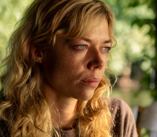Kolory zła Czerń - kadr z filmu Netflix