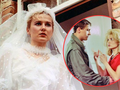 Kobieta w welonie stoi przed domem; w tle scena z mężczyzną i blondynką w rozmowie.