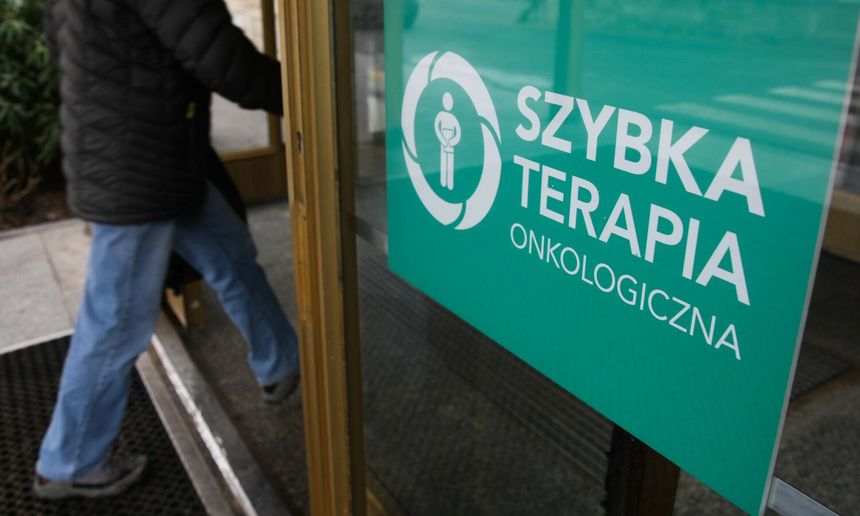 Na zdjęciu widoczny jest znak 
