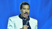 Lionel Richie podczas koncertu