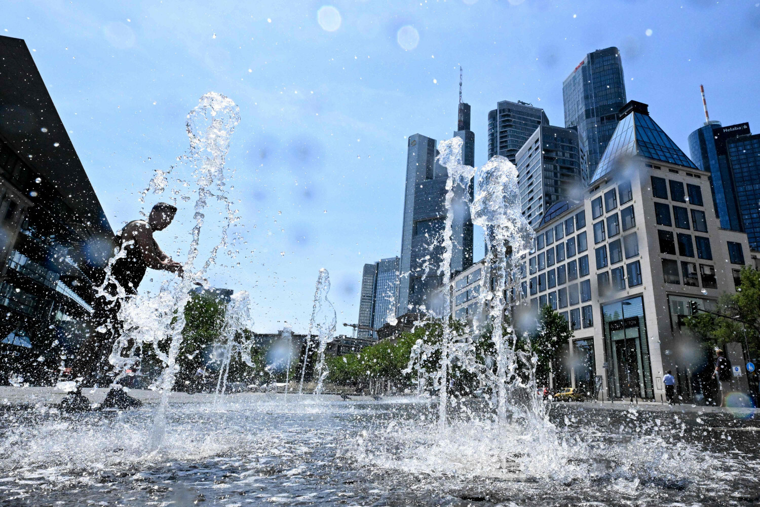 Rekordy temperatur pobite u sąsiadów Polski. „Dotkliwie odczuwalna” fala upałów w Europie