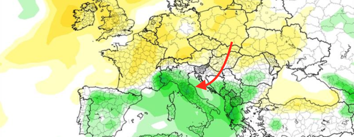 Średnia miesięczna anomalia skumulowanej sumy opadów (mm) od lipca do września 2026