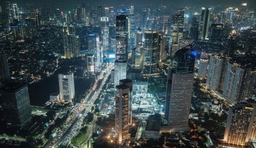 Jakarta nocą