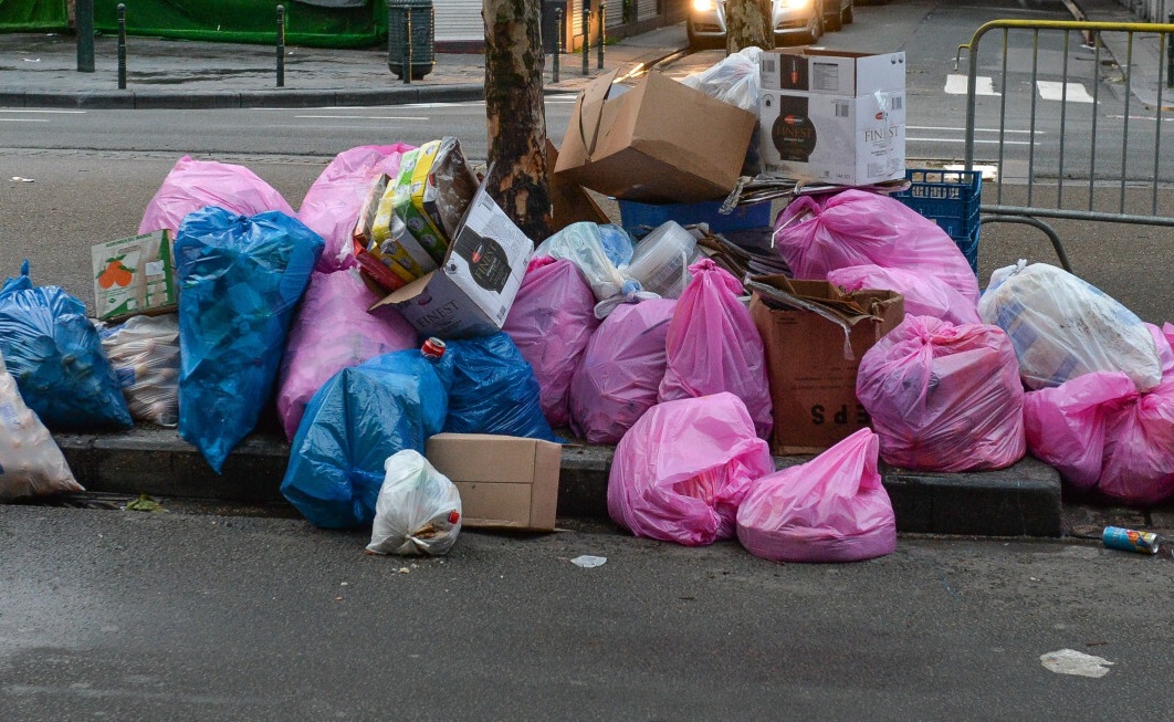 Wchodzą fioletowe worki na śmieci. Od 1 lipca zmiana zasady odbioru odpadów