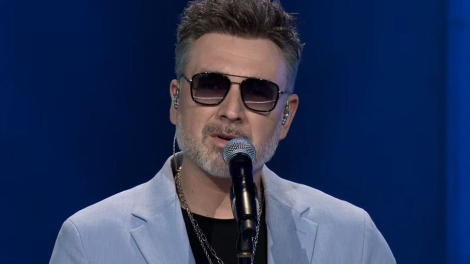 Mateusz Ziółko śpiewa 
