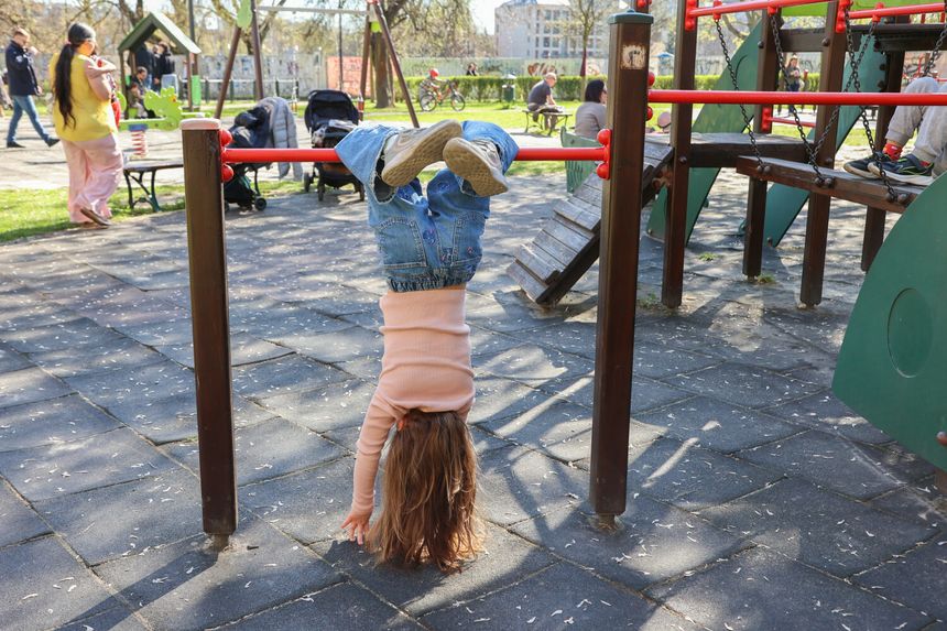 Plac zabaw bywa placem boju