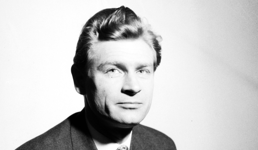 Czarno-biały portret Stanisława Mikulskiego