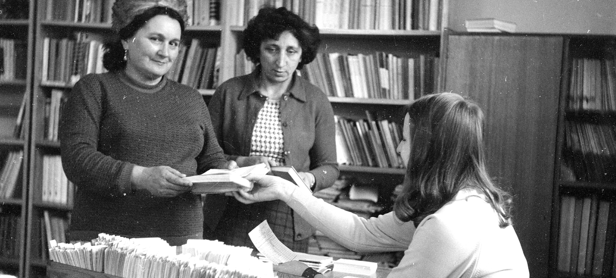 Biblioteka w PRL - materiał poglądowy