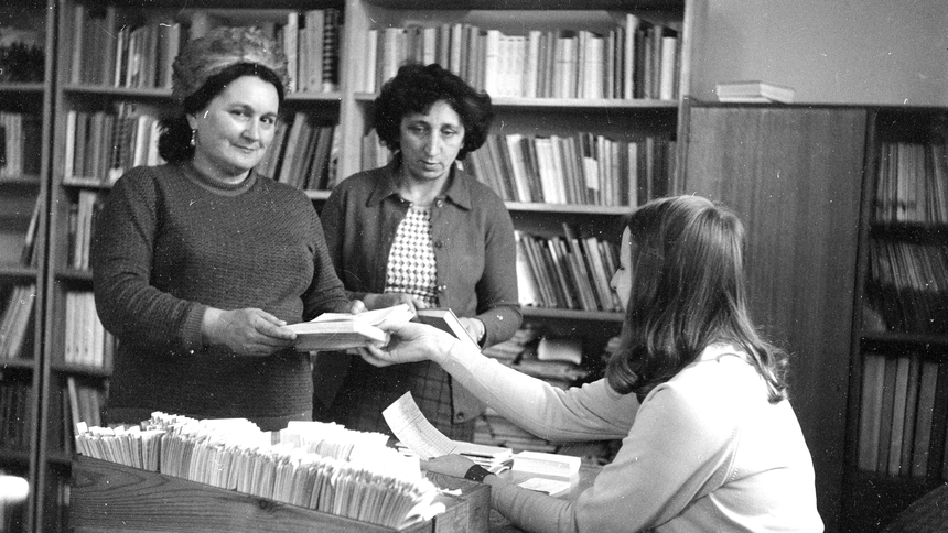 Biblioteka w PRL - materiał poglądowy