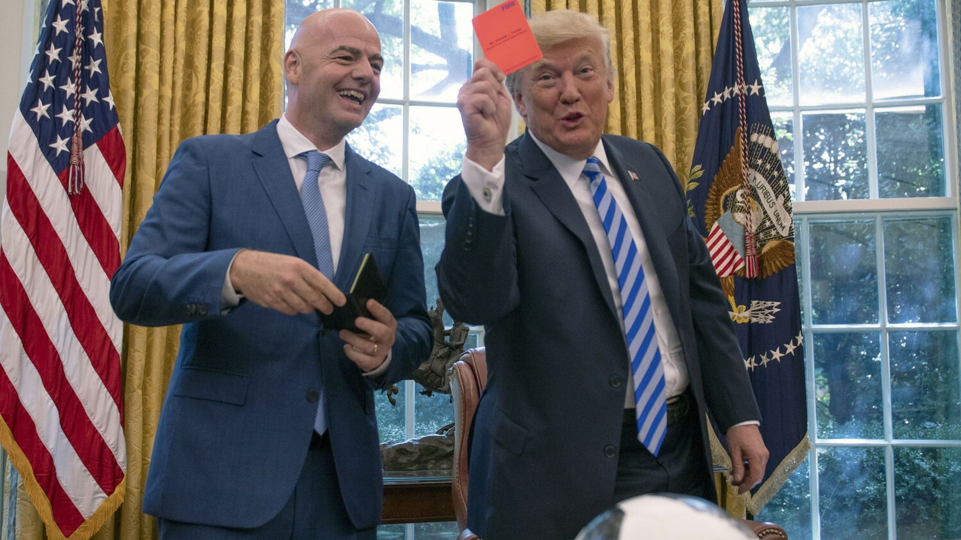 Donald Trump ingeruje w mundial. FIFA cofnęła kontrowersyjną decyzję sędziego