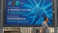 Plakat zapowiadający szczyt NATO w Ankarze