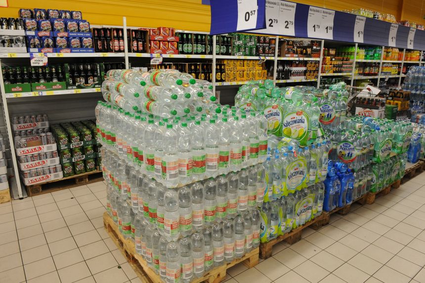 woda w zgrzewkach, nowe przepisy i zakazy