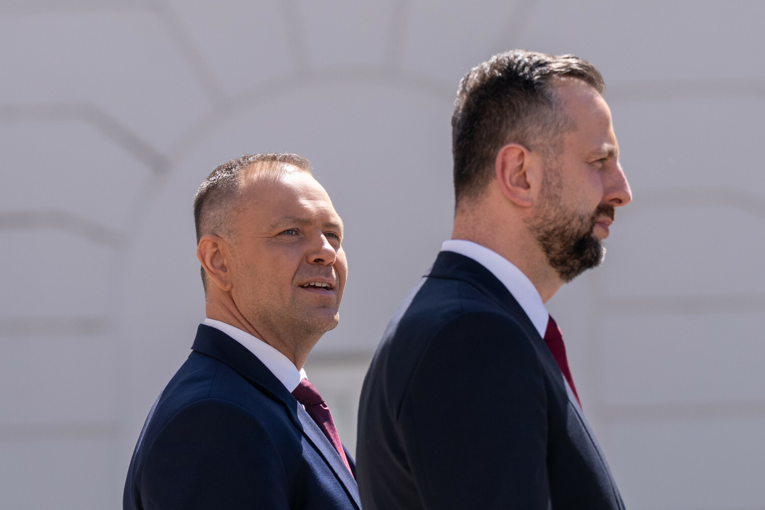 Ostra wymiana zdań. Nawrocki odpowiada szefowi MON. „Proszę się zmierzyć po męsku”