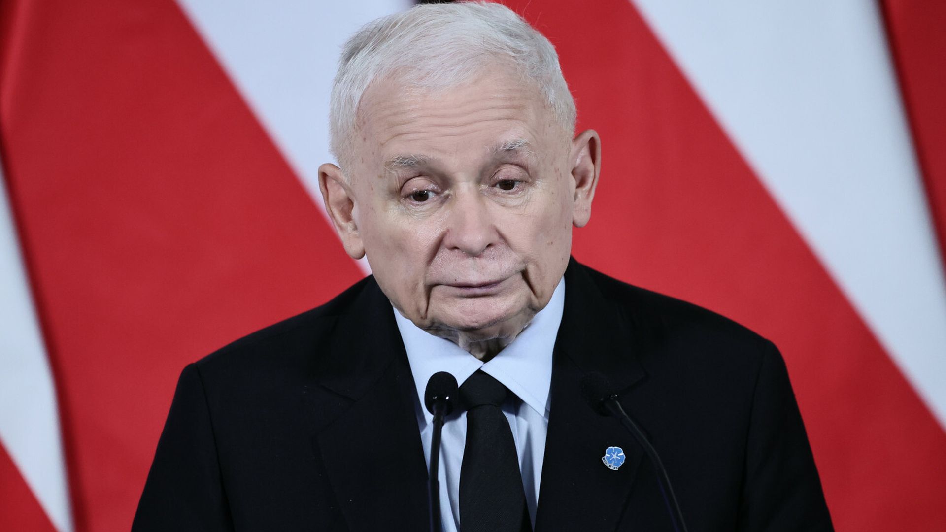 Afery KO nie pomagają PiS? Złe wieści dla Kaczyńskiego w nowym sondażu
