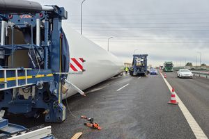 Paraliż na A4