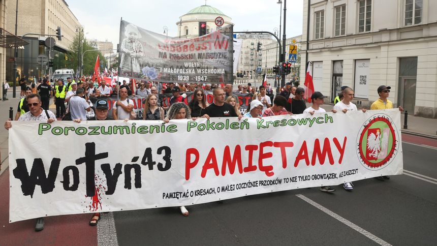 Obchody 81. rocznicy rzezi wołyńskiej. Marsz Pamięci ulicami Warszawy (zdjęcie ilustracyjne)