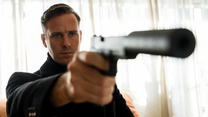 Armie Hammer jako Michael Sanders w filmie 