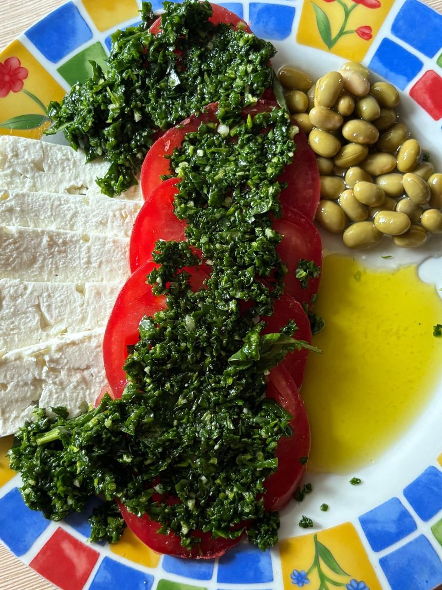 Dip szpinakowy na pomidorach i mozzarelli