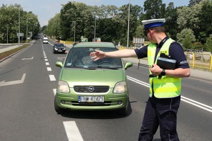 Kontrola drogowa policji - materiał poglądowy