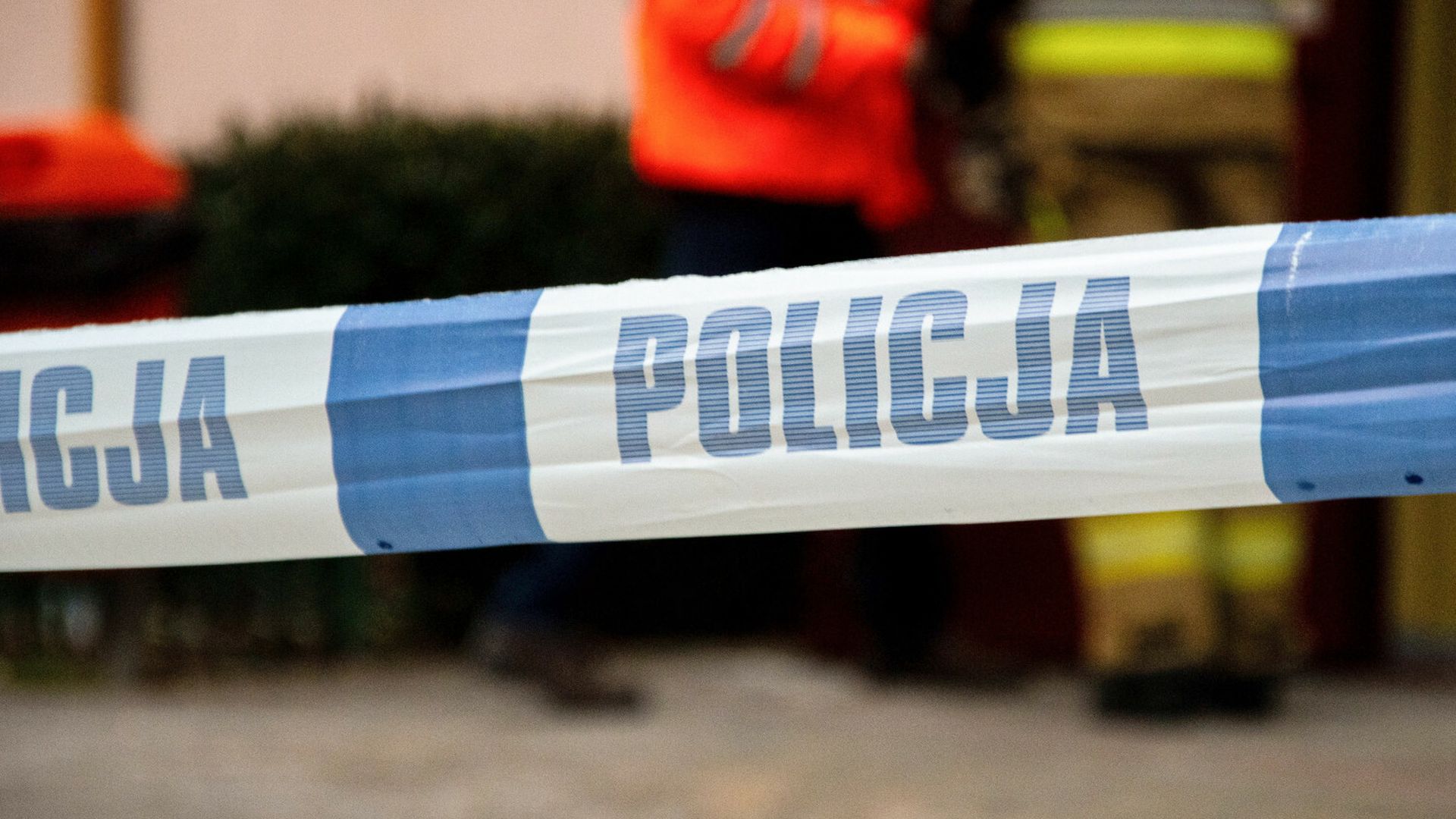 Pilna ewakuacja na Warmii. Policjanci weszli do budynku w zupełnie innej sprawie