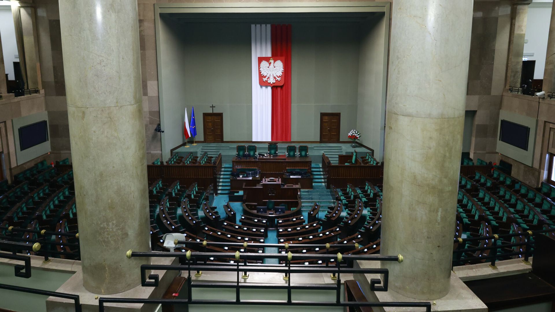 Poza Sejmem trwa cicha mobilizacja. Nowi gracze szykują się na 2027 rok