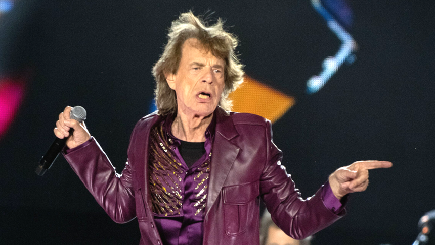 Mick Jagger z zespołu The Rolling Stones podczas koncertu