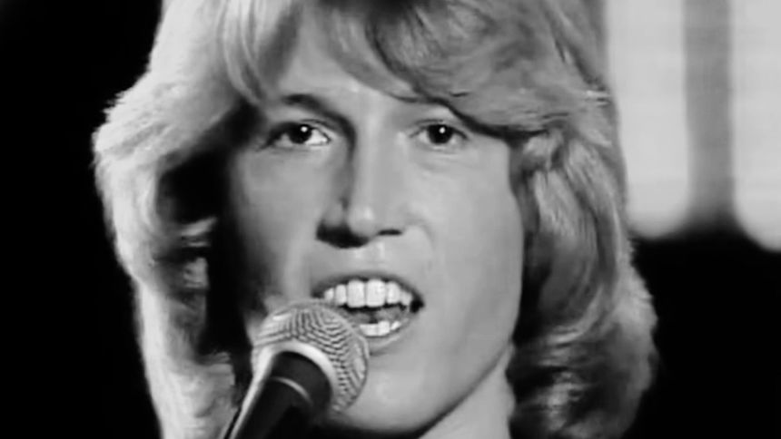 18-latek nagrał hit z 1977 roku. Dziś to absolutny hymn lata