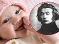 Zdjęcie uśmiechającego się niemowlęcia w różowej czapce, z ręką w buzi. Obok czarno-biała fotografia Adama Mickiewicza.