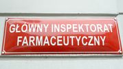 Tablica informacyjna z napisem 