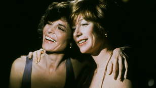 Shirley MacLaine i Anne Bancroft w filmie „Punkt zwrotny”