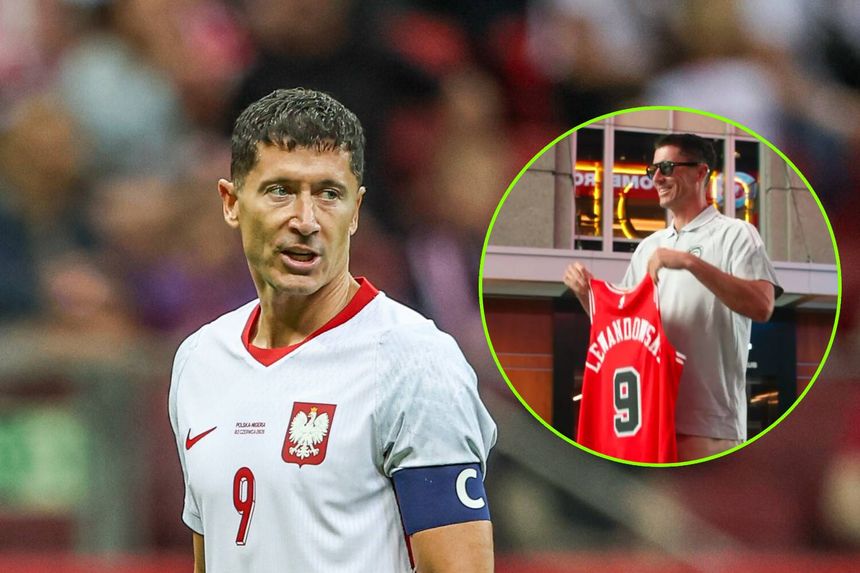 Na zdjęciu Robert Lewandowski w stroju piłkarskim, z numerem 9 na koszulce, w tle trybuny.