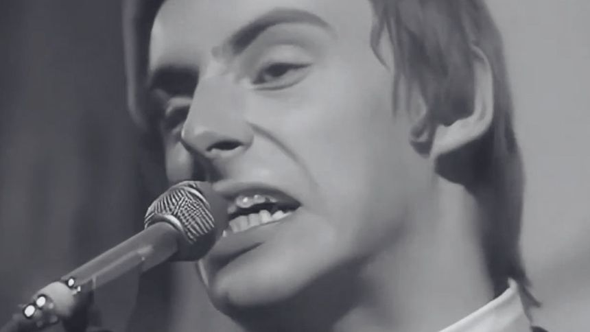 Piosenkę z 1977 roku napisał jako 18-latek