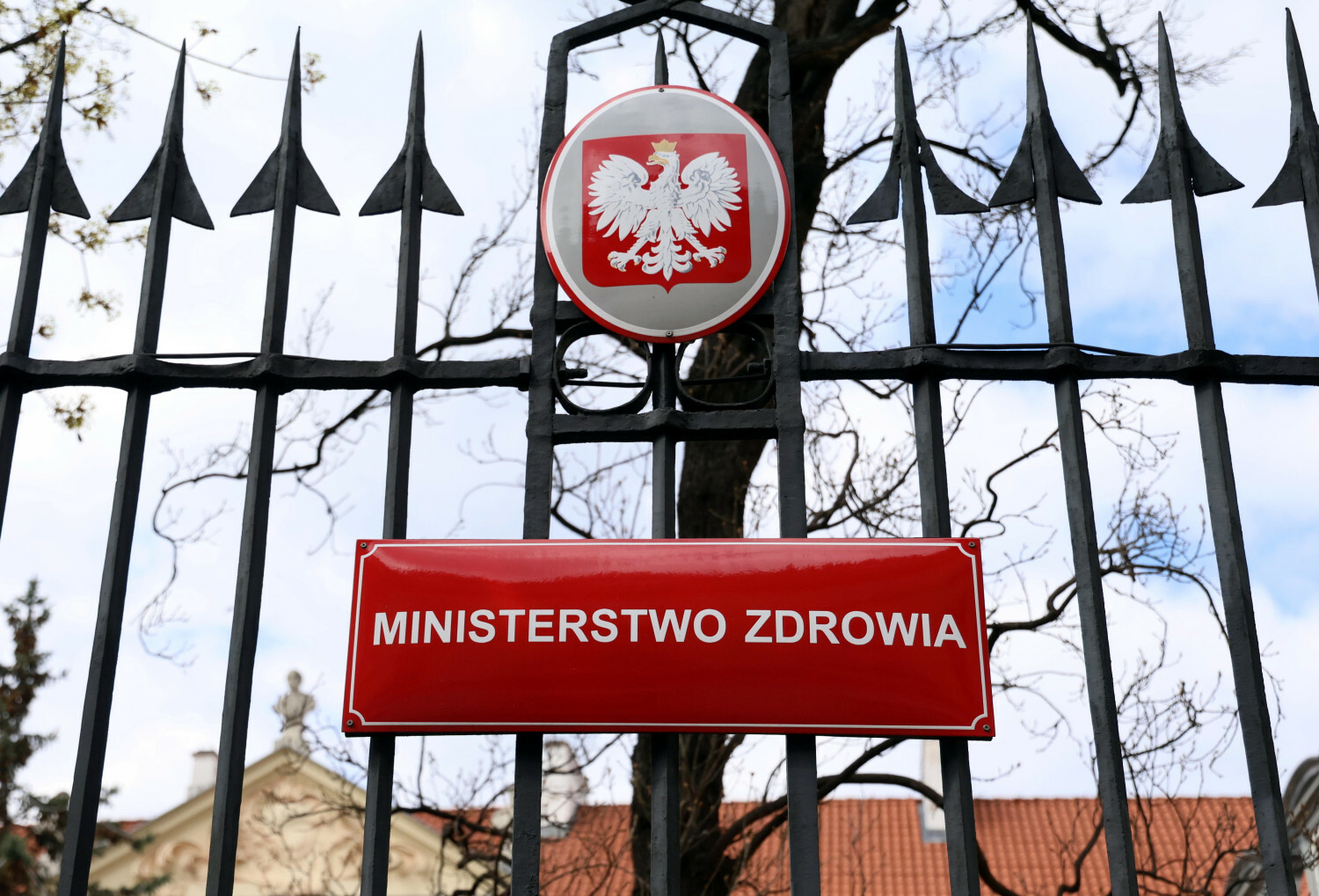 Nadchodzą ważne zmiany dla medyków. Limit pensji i czasu pracy