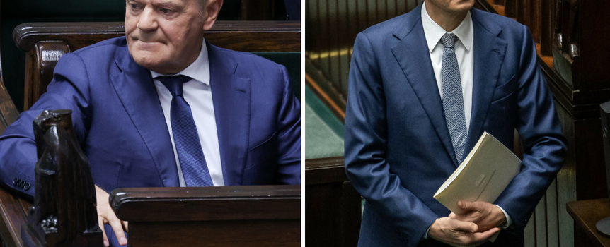 Na zdjęciu dwaj politycy w Sejmie: Donald Tusk siedzi, a Mateusz Morawiecki stoi z dokumentami.
