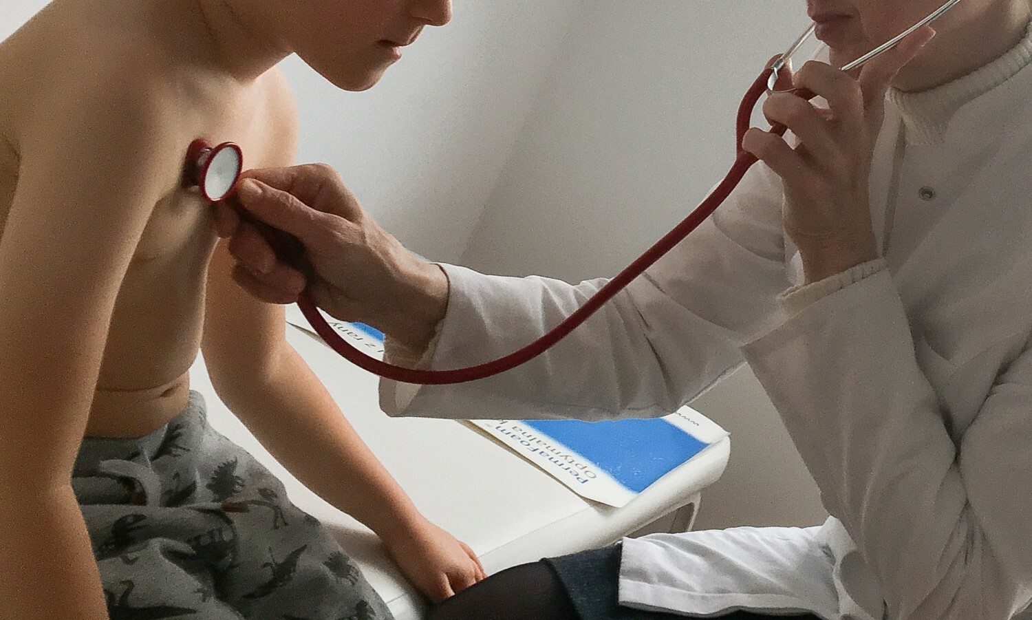 Dziecko nie chodzi do lekarza? Zasiłek może przepaść. Rząd planuje zmiany
