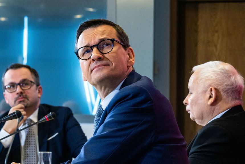Marcin Horała, Mateusz Morawiecki i Jarosław Kaczyński [zdjęcie archiwalne] 